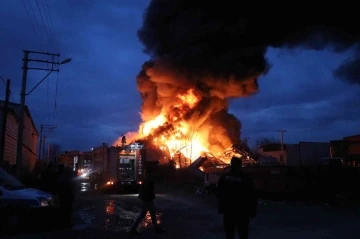 Sakarya’daki korkutan yangın havadan görüntülendi
