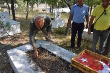 Sakarya Eskikışla Şehitliği’nden Emet Cevizdere Şehitliği’ne toprak getirildi
