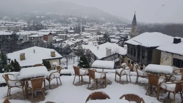 Sakarya’nın yüksek kesimlerine kar yağdı
