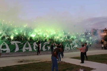 Sakaryaspor taraftarı 57’nci yaşı coşkuyla kutladı
