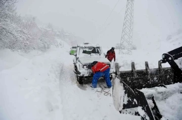 Saklıkent ve Feslikan yaylalarında kar geçit vermedi
