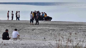 Salda Gölü’ne giren genç boğuldu
