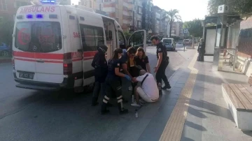 Şampuan ve deodorant içti kaldırımda kendinden geçti
