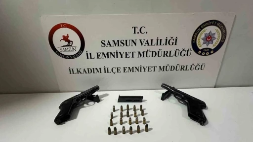 Samsun’da bir kadının evinde 2 tabanca ele geçirildi
