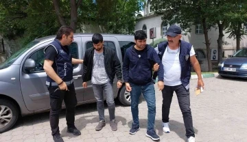 Samsun’da göçmen kaçakçılığı operasyonu: Yabancı uyruklu 2 kişi gözaltına alındı
