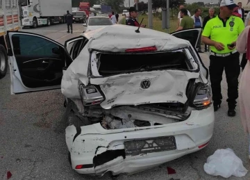 Samsun’da kamyon kırmızı ışıkta bekleyen araçlara çarptı: 1 ölü, 2 yaralı
