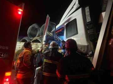 Samsun’da kamyon tıra arkadan çarptı: 1 yaralı
