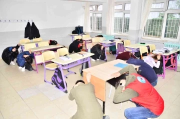 Samsun’da okulda deprem tatbikatı
