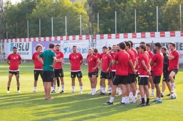 Samsunspor’un kadrosunda çift pasaporta sahip 12 futbolcu bulunuyor
