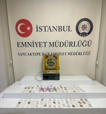 Sancaktepe’de kıraathanede kumar oynayan 4 kişiye 16 bin 220 TL ceza
