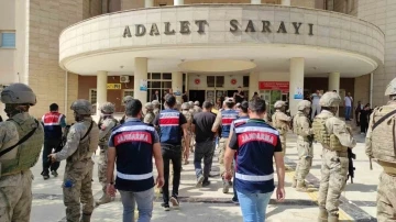 Şanlıurfa merkezli terör operasyonunda yakalanan 8 şüpheli adliyede
