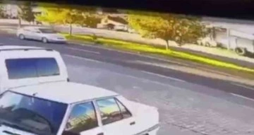 Şanlıurfa’da otomobilin çocuğa çarpma anı kamerada