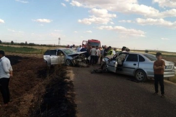 Şanlıurfa'fa otomobiller kafa kafaya çarpıştı: 5 yaralı