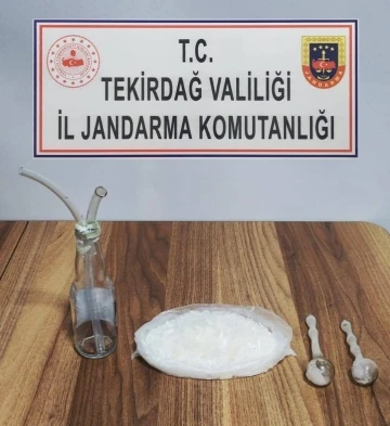 Şapkadan uyuşturucu çıktı
