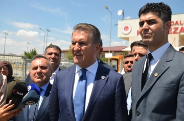 Sarıgül "Cezaevi Önünden Kader Mahkumları İçin Af Çağrısında Bulundu"