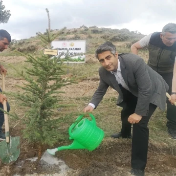 Sarıkamış’ta fidanlar toprakla buluştu
