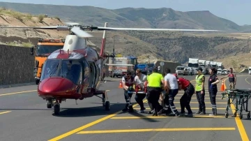 Sarıkamış’taki otobüs kazasına ambulans helikopter desteği
