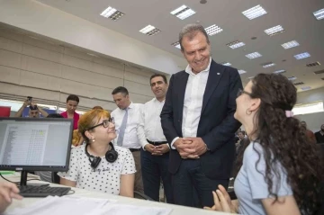 Seçer, YKS Tercih Danışmanlığına başvuran öğrencilerle buluştu
