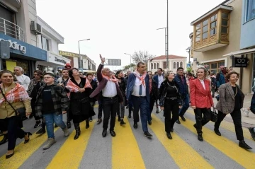 Seferihisar’da mandalina şenliği renkli anlara sahne oldu
