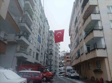 Şehidi memleketinde binler karşıladı
