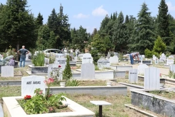 Şehir mezarlığında Kur’an ziyafeti
