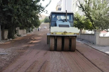 Şehit Ömer Halisdemir Caddesi’nde asfalt serimi başladı
