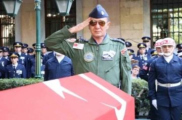Şehit Pilot Albay Gökhan Özen gözyaşlarıyla son yolculuğuna uğurlandı
