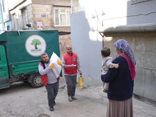 Şehitkamil, dar gelirli aileleri unutmadı