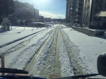 Şehitkamil’de kar mesaisi aralıksız sürüyor
