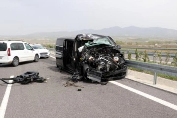 Selami Şahin'in oğlu Emirhan Şahin, Manisa'daki trafik kazasında yaralandı