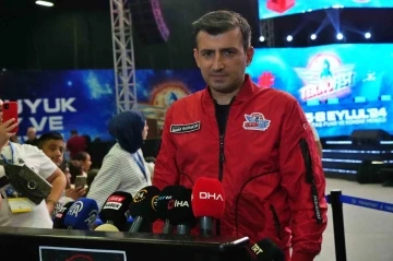 Selçuk Bayraktar: &quot;Türkiye’nin ve dünyanın her yerinden Türk savunma sanayi sistemine büyük ilgi var&quot;
