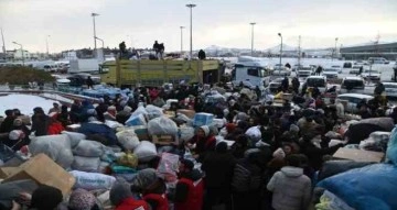 Selçuklu’dan Hatay’a 52 tır yardım malzemesi gönderildi