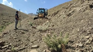 Selden zarar gören yollar temizlenmeye başlandı
