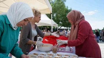 Sevgi evinde aşure coşkusu
