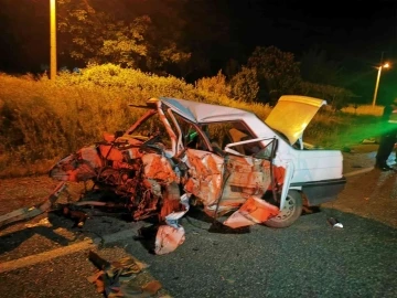 Seydikemer’de otomobil ile kamyonet çarpıştı: 1 ölü, 3 yaralı
