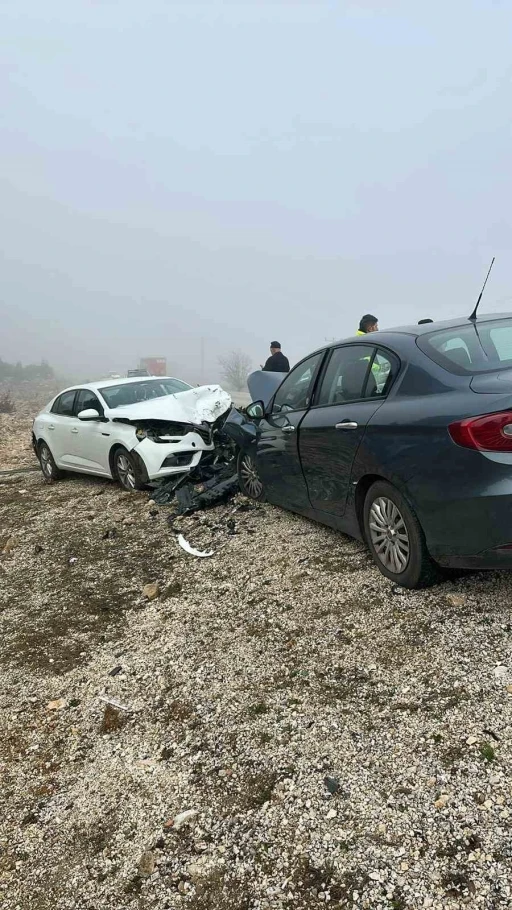 Seydikemer’de otomobiller çarpıştı: 2 yaralı
