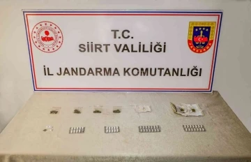 Siirt’te bir araçta yapılan aramada uyuşturucu madde ele geçirildi
