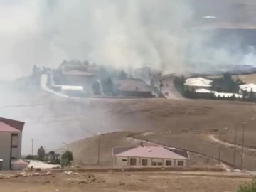 Siirt’te çıkan anız yangını geniş alana yayıldı
