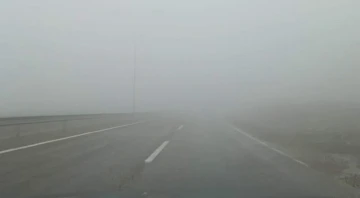 Siirt’te etkili olan sis görüş mesafesini düşürdü, sürücüler ilerlemekte zorlandı
