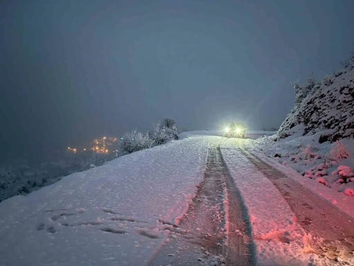 Siirt’te kar nedeniyle kapanan yollar açıldı
