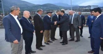 Siirt Valisi Hacıbektaşoğlu, muhtar ve kanaat önderleri ile bir araya geldi