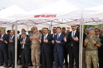 Siirt Valisi Hacıbektaşoğlu’ndan şehitliğe bayram ziyareti
