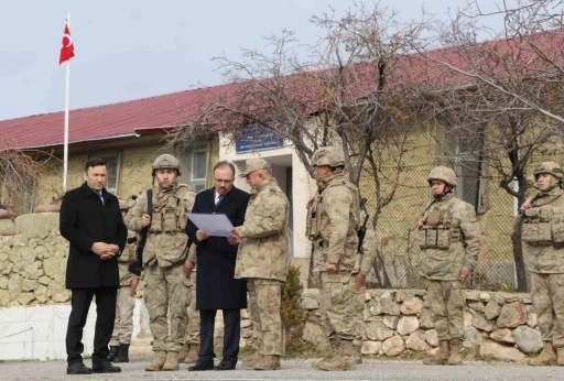 Siirt Valisi Kızılkaya, İğneli Jandarma Karakol Komutanlığında incelemelerde bulundu