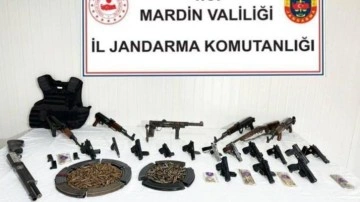 Silah Kaçakçılarına Operasyon: Çok Sayıda Silah Ele Geçirildi