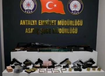 Silah ticareti yapanlara yönelik operasyonda 6 kişi yakalandı