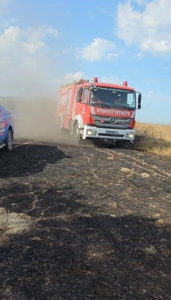 Silivri’de otluk alan yangını paniğe neden oldu
