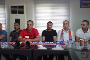 Silivrispor yeni yönetimini tanıttı
