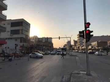 Silopi’de yıllar sonra trafik ışıkları kuruldu
