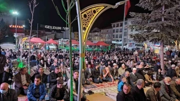 Simav’da Enderun teravih namazı kılındı
