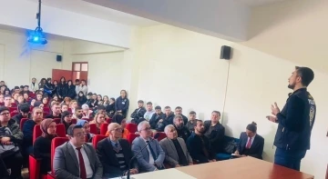 Simav MYO’da “Terör, Uyuşturucuyla Mücadele ve Siber Suçlar” başlıklı seminer
